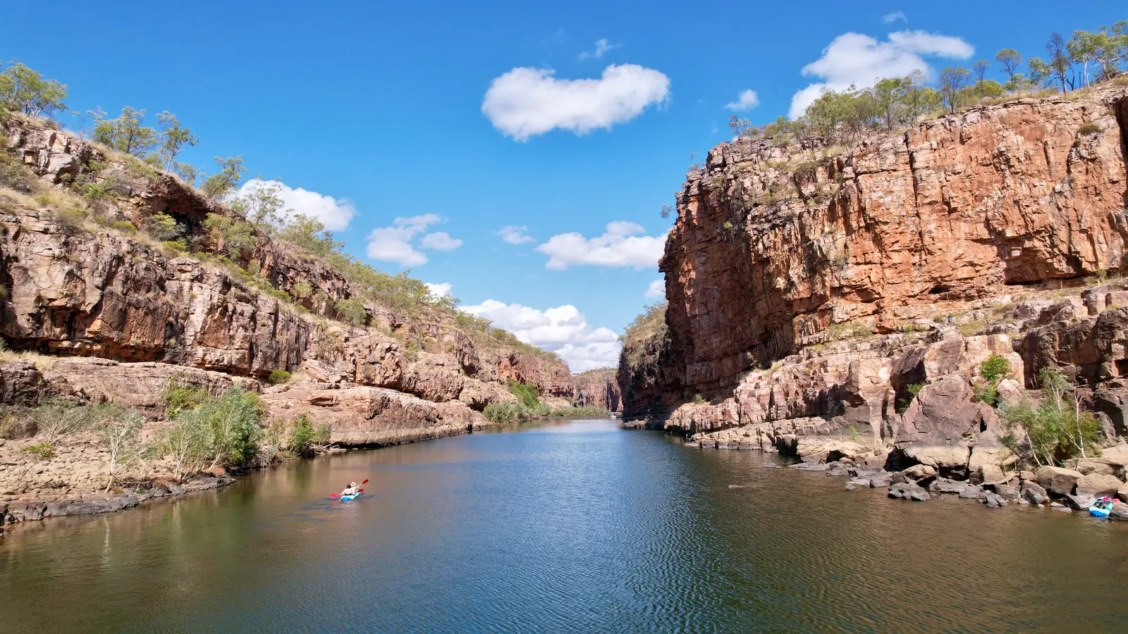 Nitmiluk Gorge, sandstone cliffs along the Katherine River